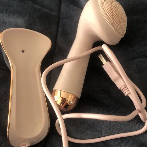 Flawless Face Brush - Picture 8 of 9